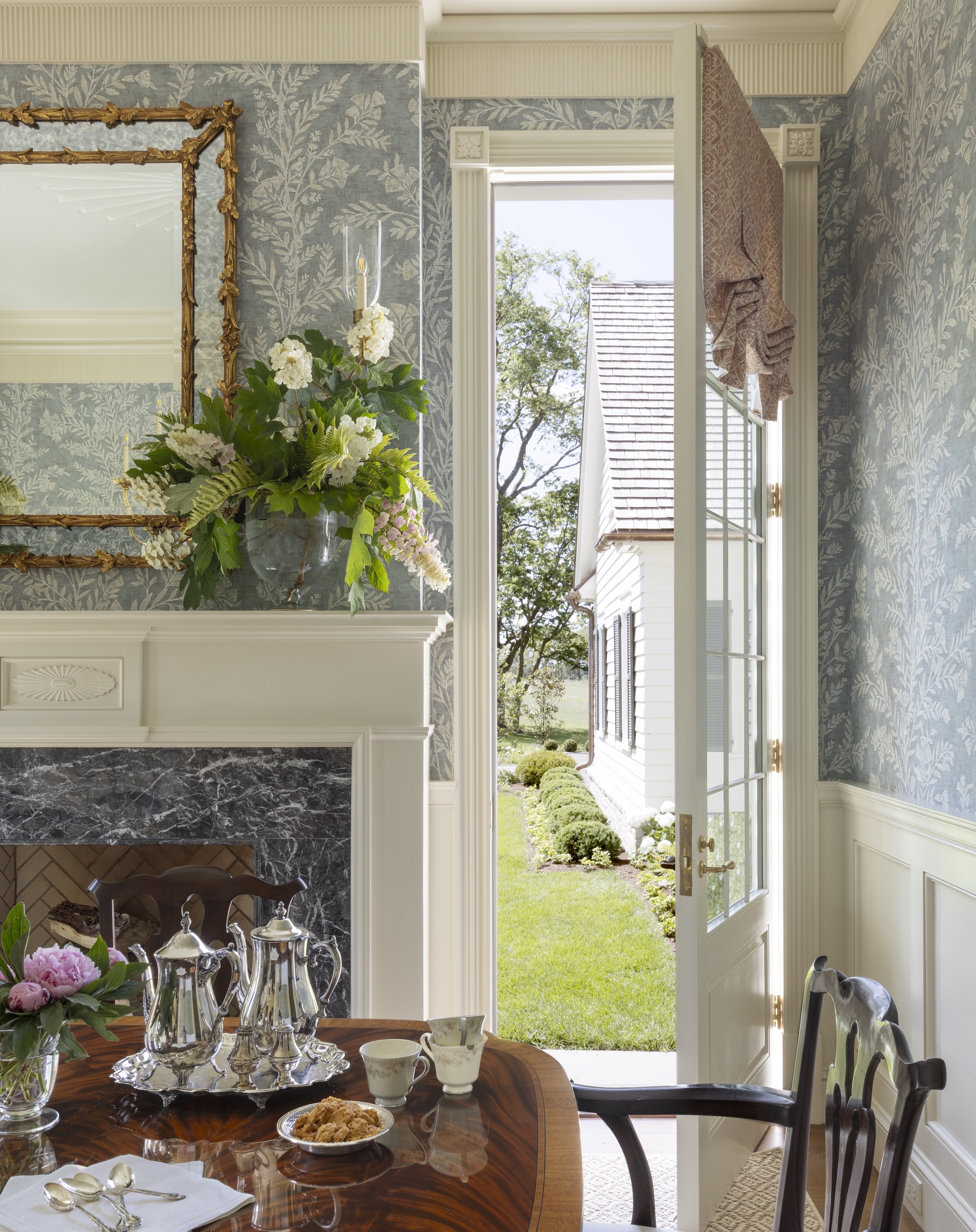 TS-Adams-Studio-Architects-Atlanta-Georgia-Seven-Stones-Farm-Interior-Dining-Room-Door-to-Outside