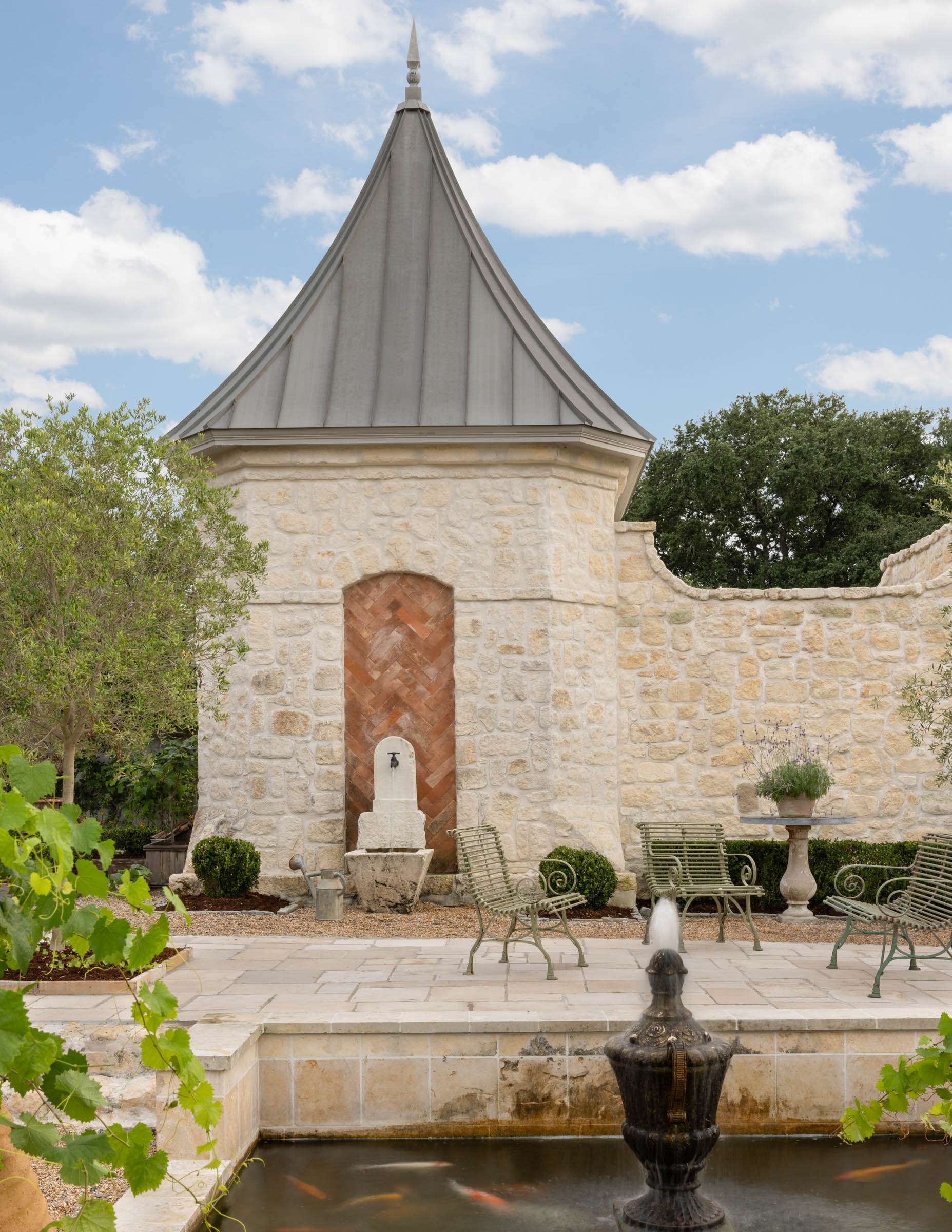 TS-Adams-Studio-Architects-Atlanta-Georgia-Villa-on-the-Bluff-Exterior-KoiPond