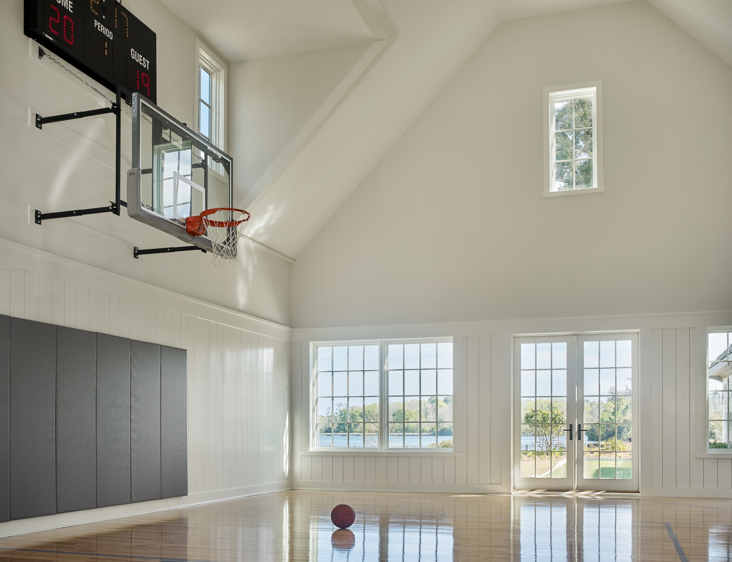 TS-Adams-Studio-Architects-Atlanta-Georgia-Under-the-Oaks-Interior-Basketball-Court