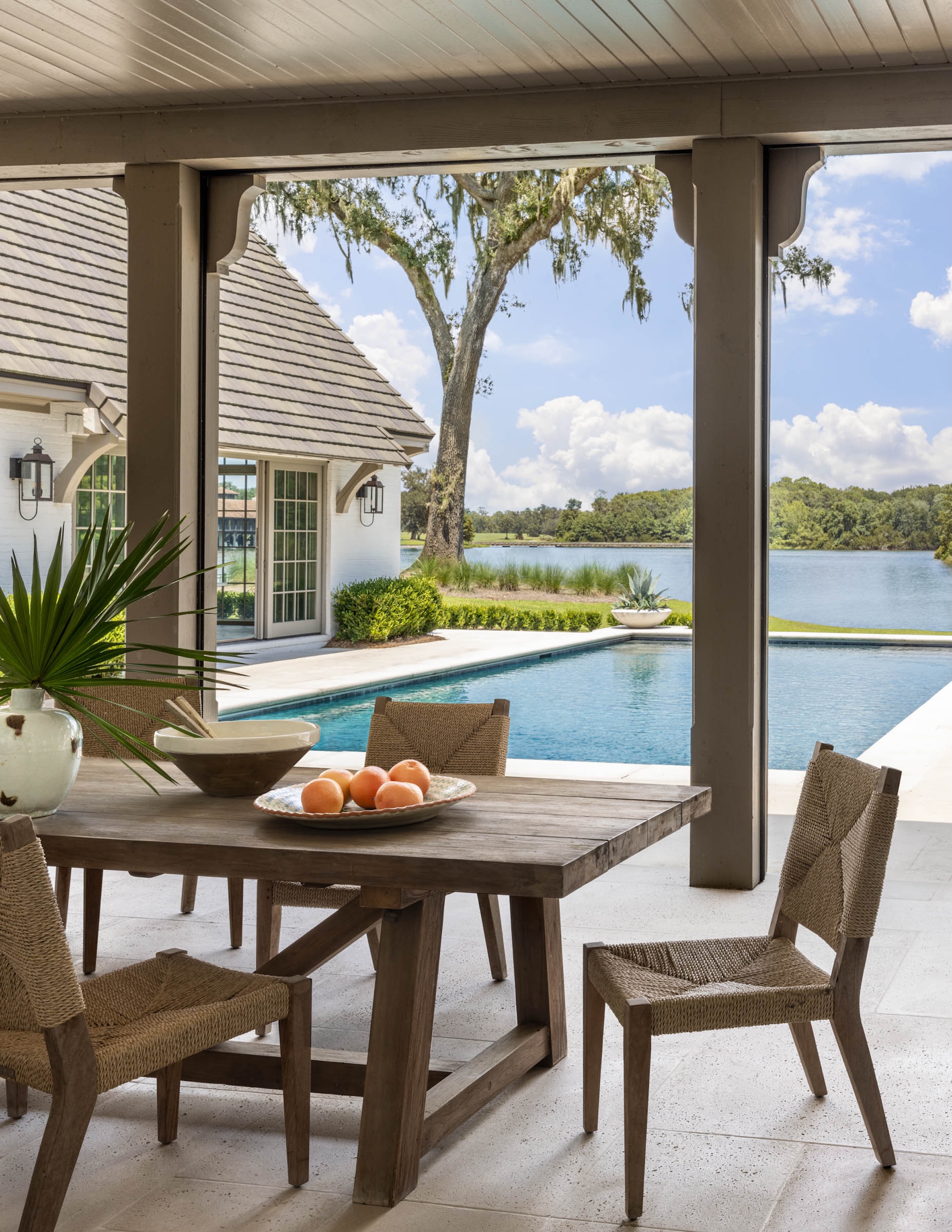 TS-Adams-Studio-Architects-Atlanta-Georgia-Under-the-Oaks-Interior-Outdoor-Dining-Table