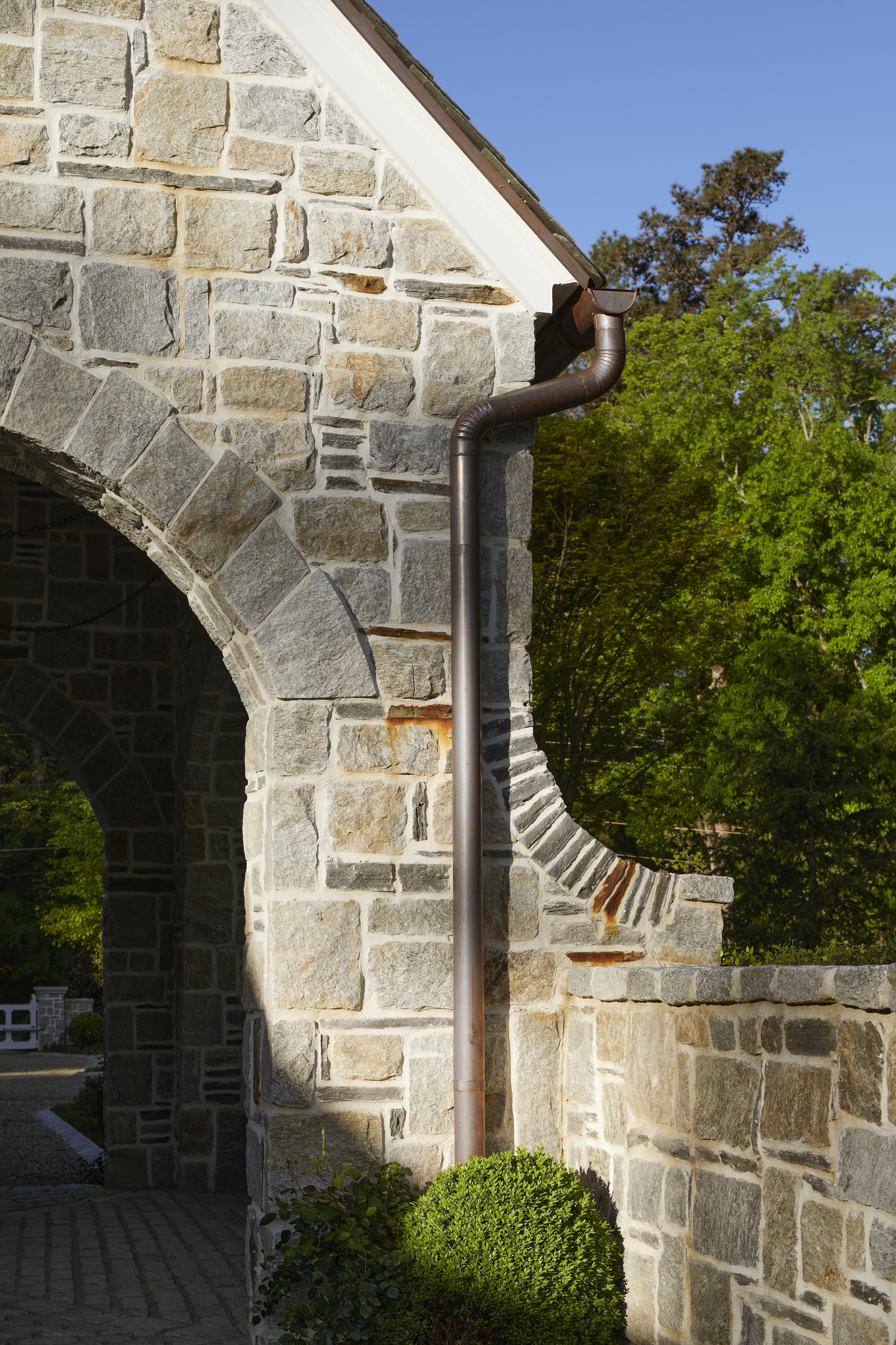 TS-Adams-Studio-Architects-Atlanta-Georgia-American-Shingle-Style-Exterior-Arch-Detail