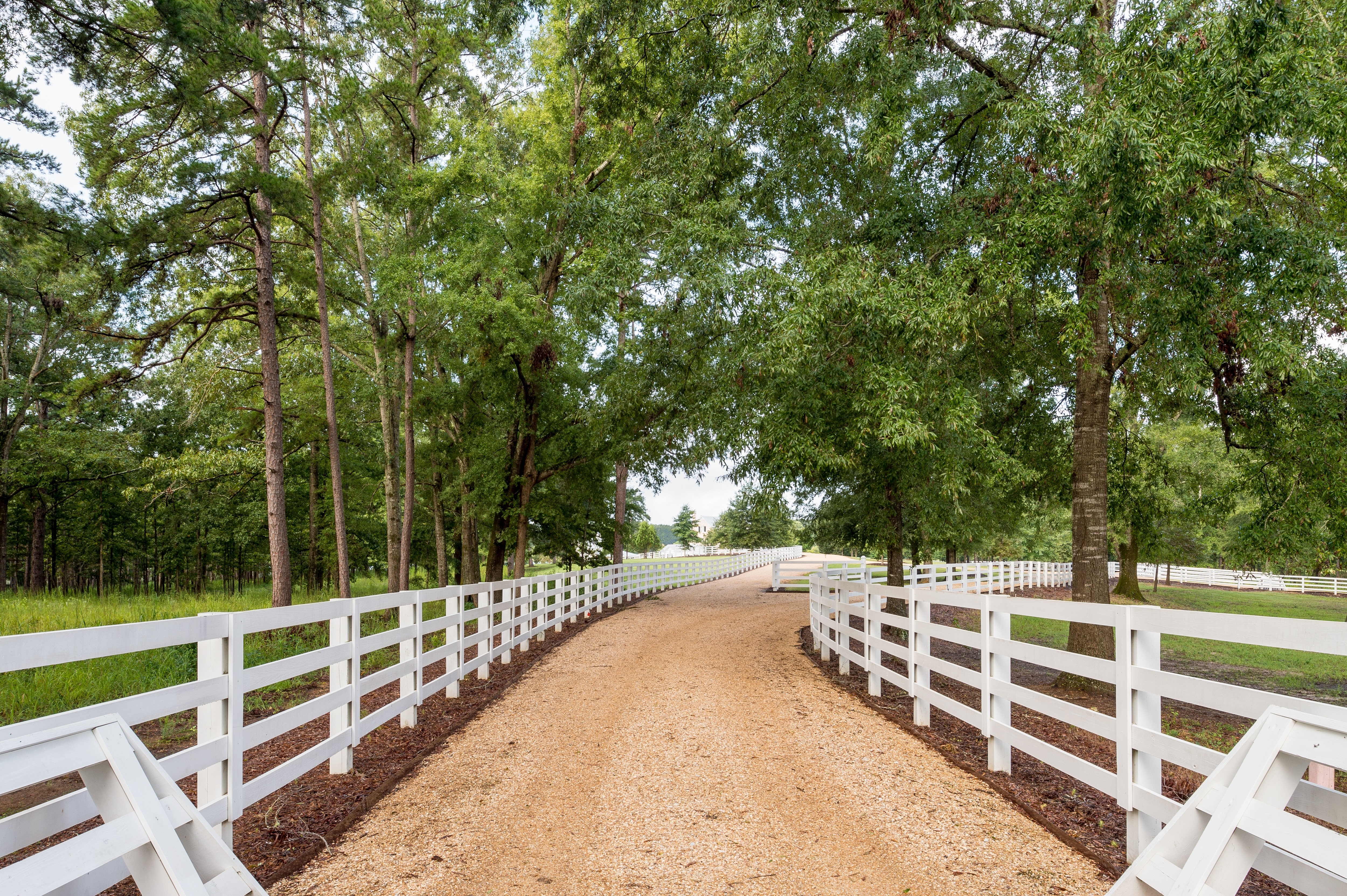 TS-Adams-Studio-Architects-Atlanta-Georgia-Serene-Hunting-Lodge-Gate
