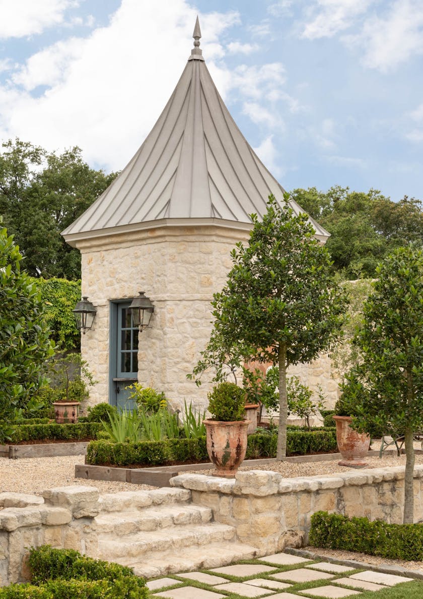 TS-Adams-Studio-Architects-Atlanta-Georgia-Villa-on-the-Bluff-Exterior-Potting-Shed-Pathway