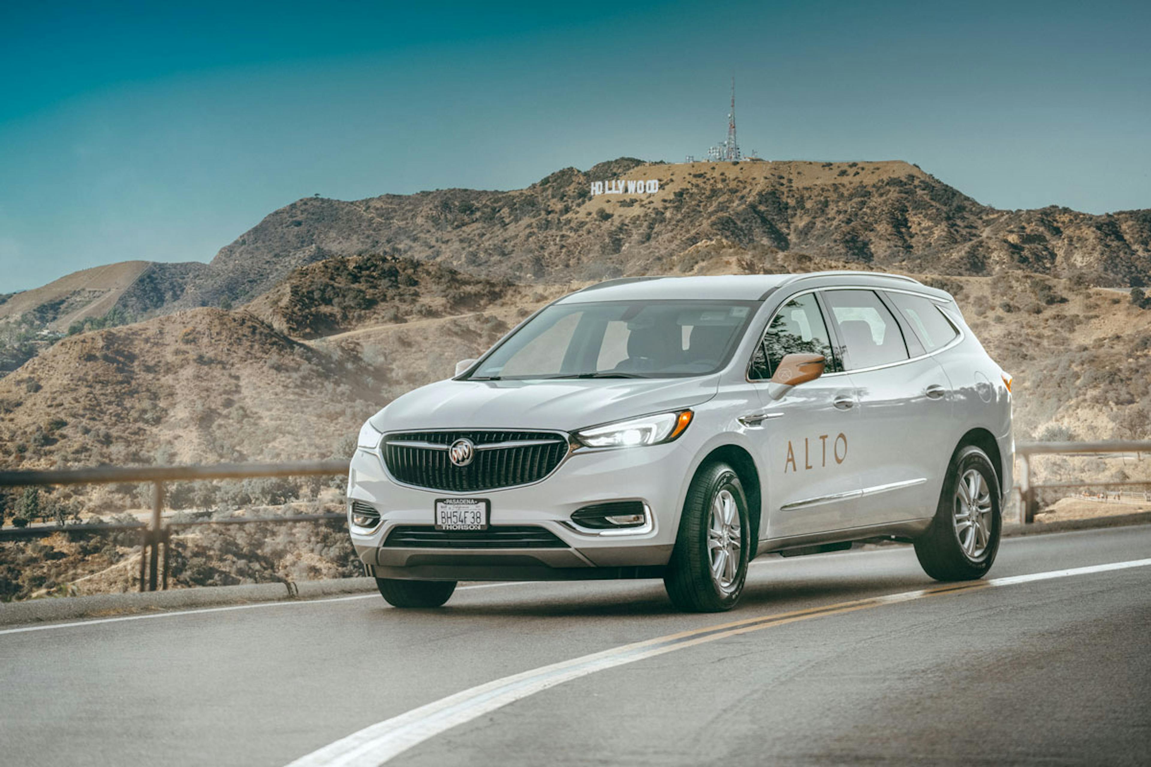 Alto car near Hollywood sign