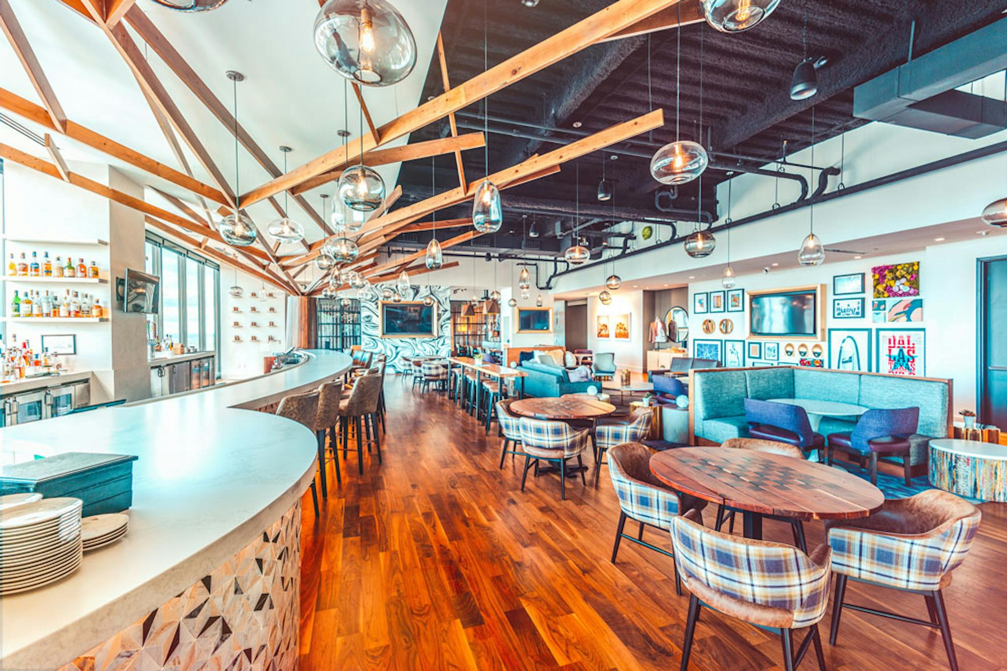 Restaurant dining area In the Tower Club at Santander Tower