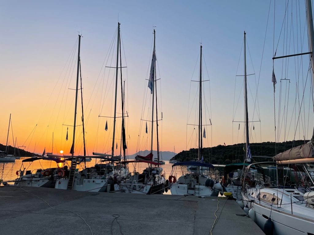 Flotilla sailing Brač, Croatia for 1 week Tubber