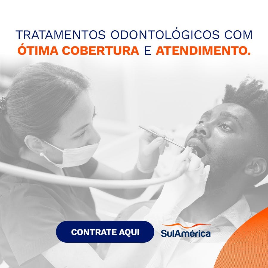 Banner SulAmérica Odonto, com dentista analisando a boca e os dentes do paciente