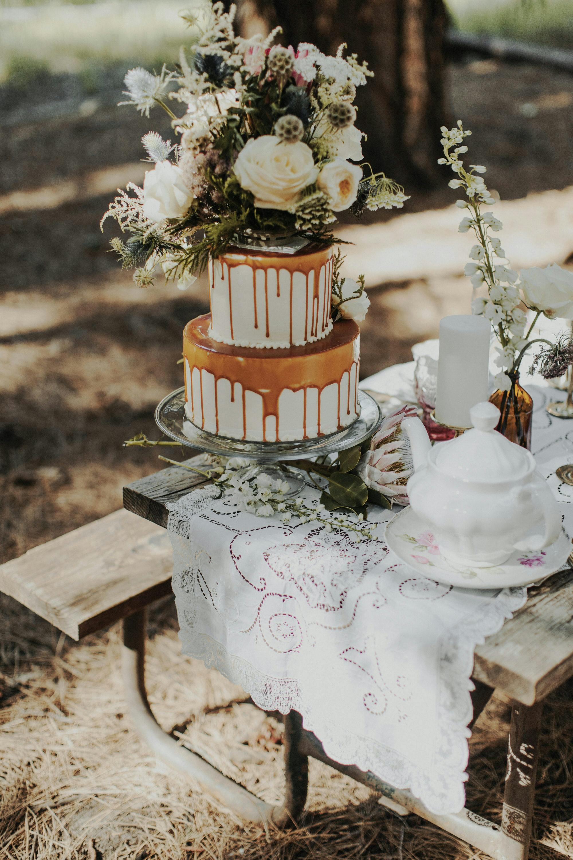 wedding cake details for elopement in yosemite