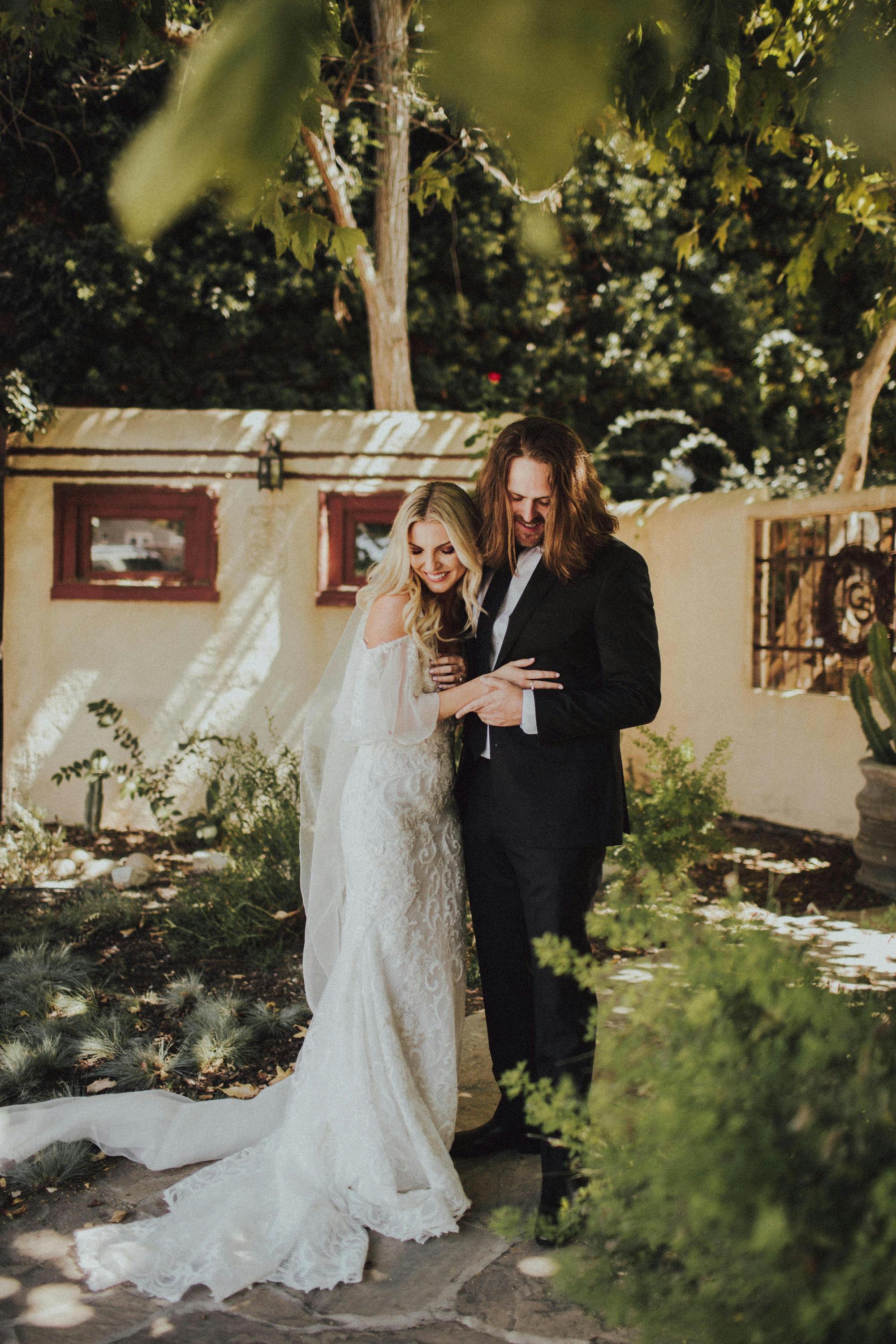 candid style wedding photographer in los angeles