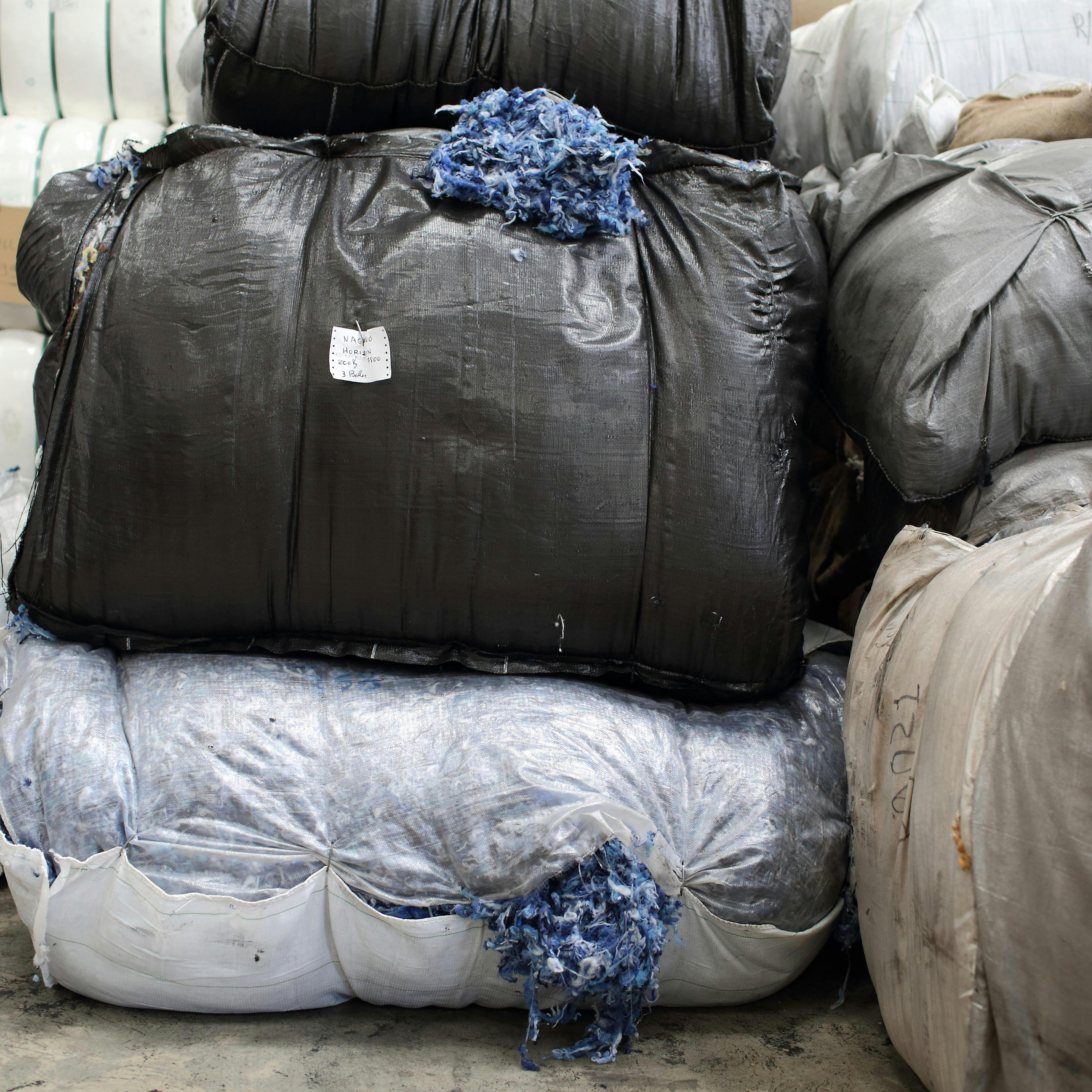 Balles de laine recyclée