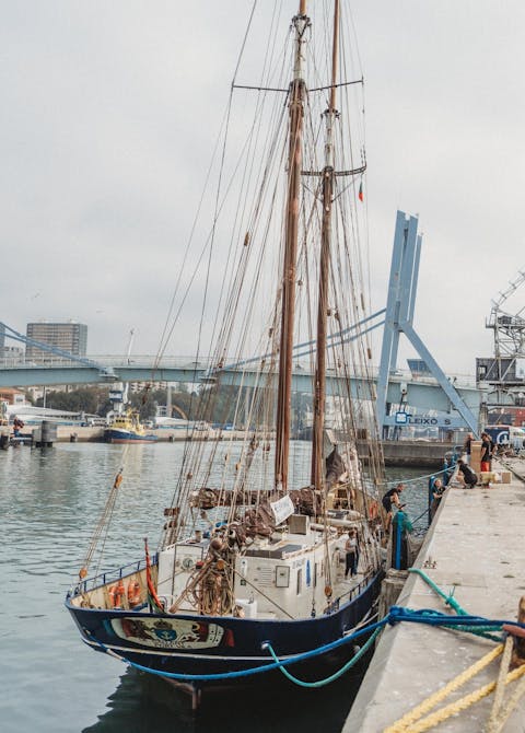 Transporté à la voile