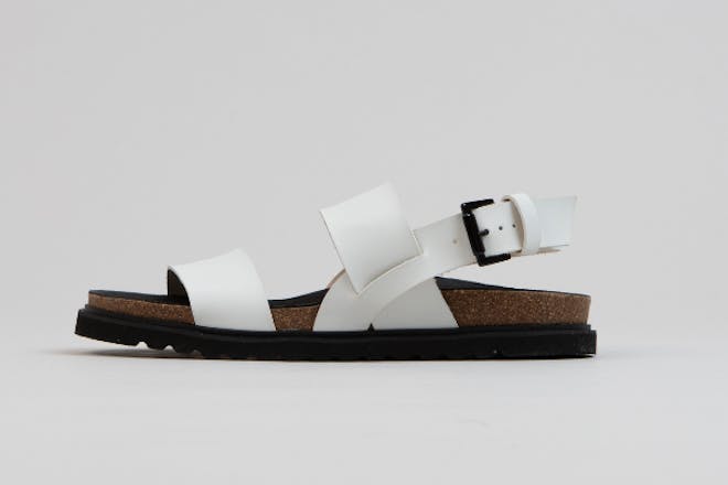 Basket éco-responsables femme en soldes - Sandales éco-responsables en caoutchouc recyclé.