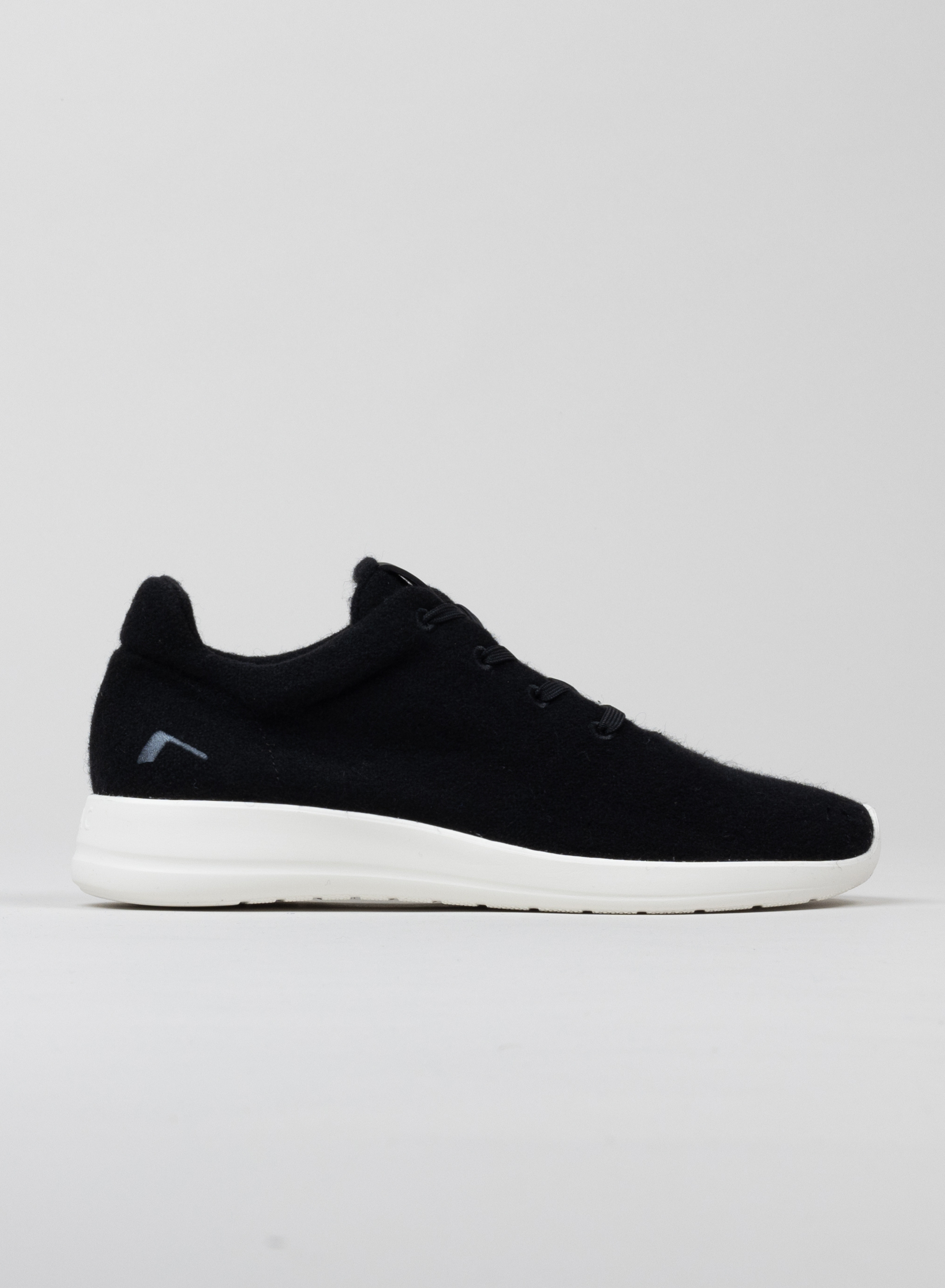 Vola women's sneaker Noir nuit in recycled wool
