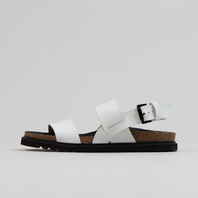 Sandales éco-responsables en caoutchouc recyclé.