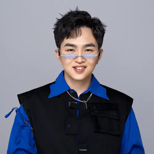 Portrait of student: Zhiheng Zhong