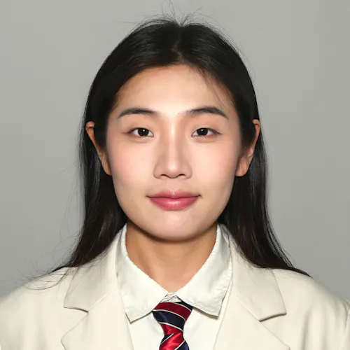 Portrait of student: Yuxuan Liu
