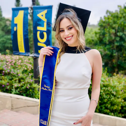 Portrait of student: Jennifer Boustany