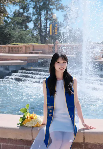 Portrait of student: Shiyun Luo
