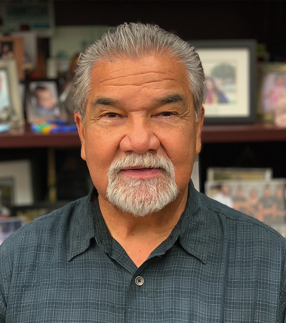 Education profesor Danny Solorzano