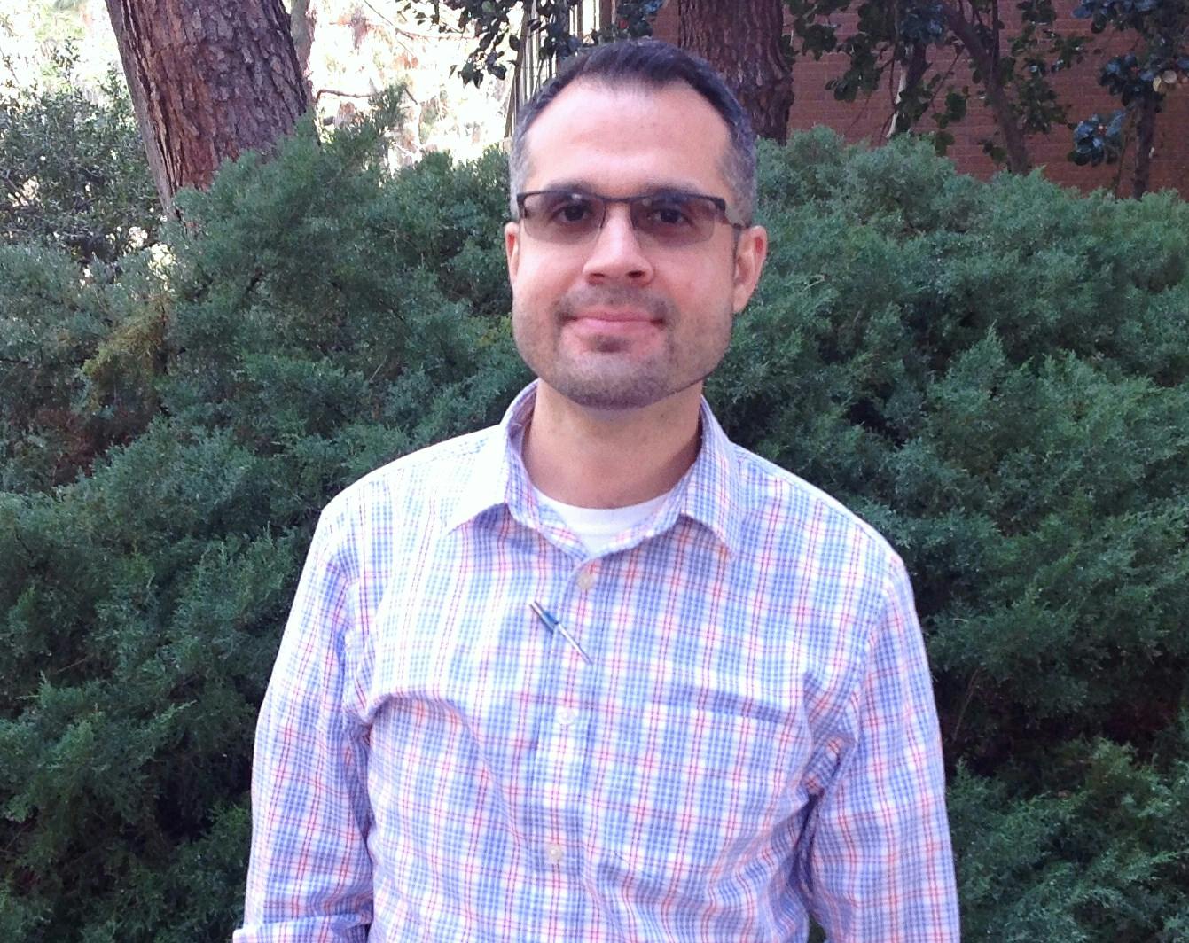 Robert Montoya Ph.D. Candidate Honored with Litwin Books Award
