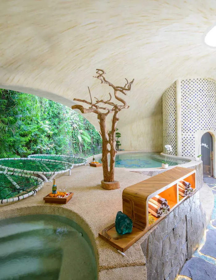 Ice bath and hot bath at the Ulaman spa