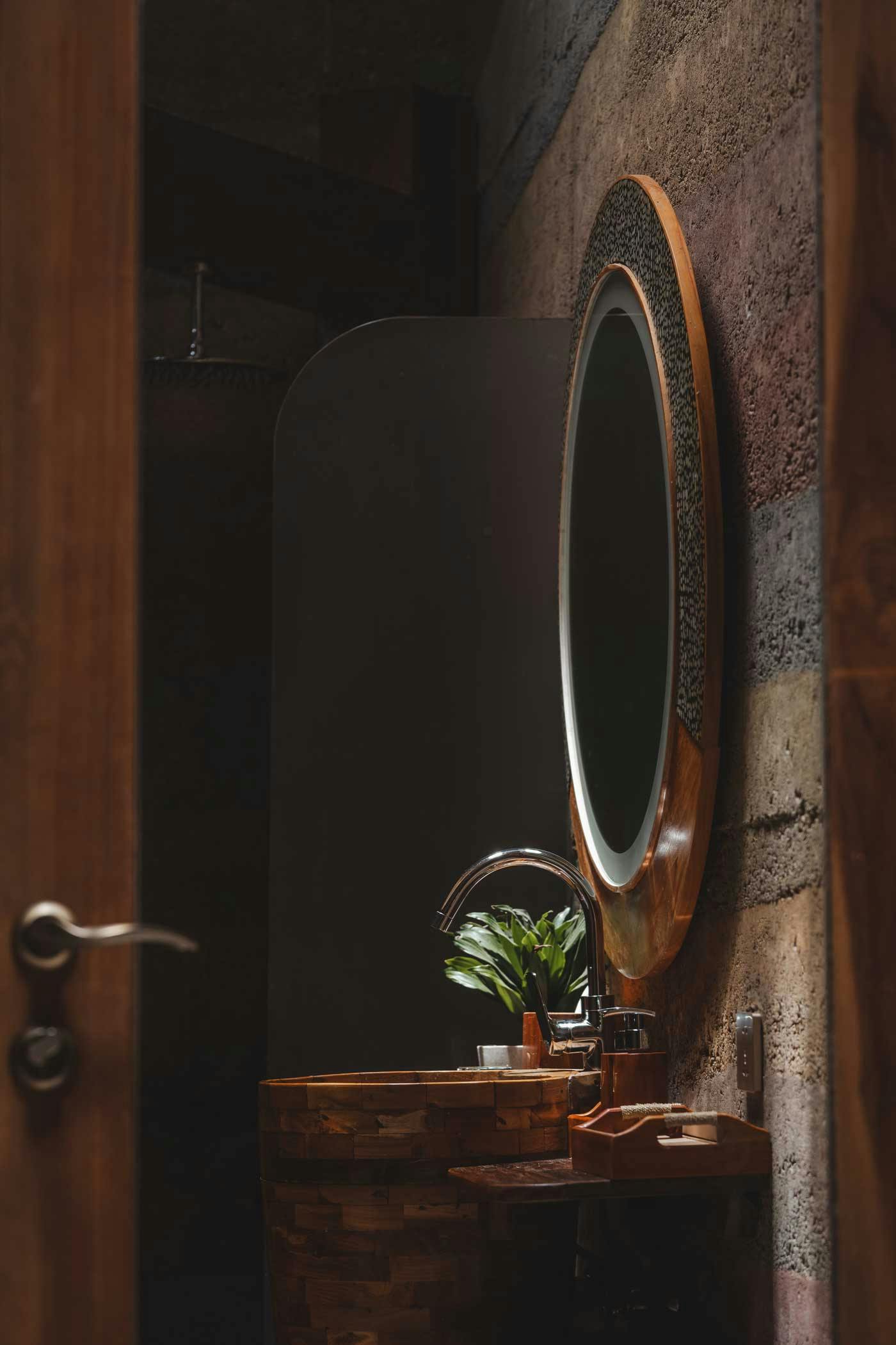 bathroom of lake villa