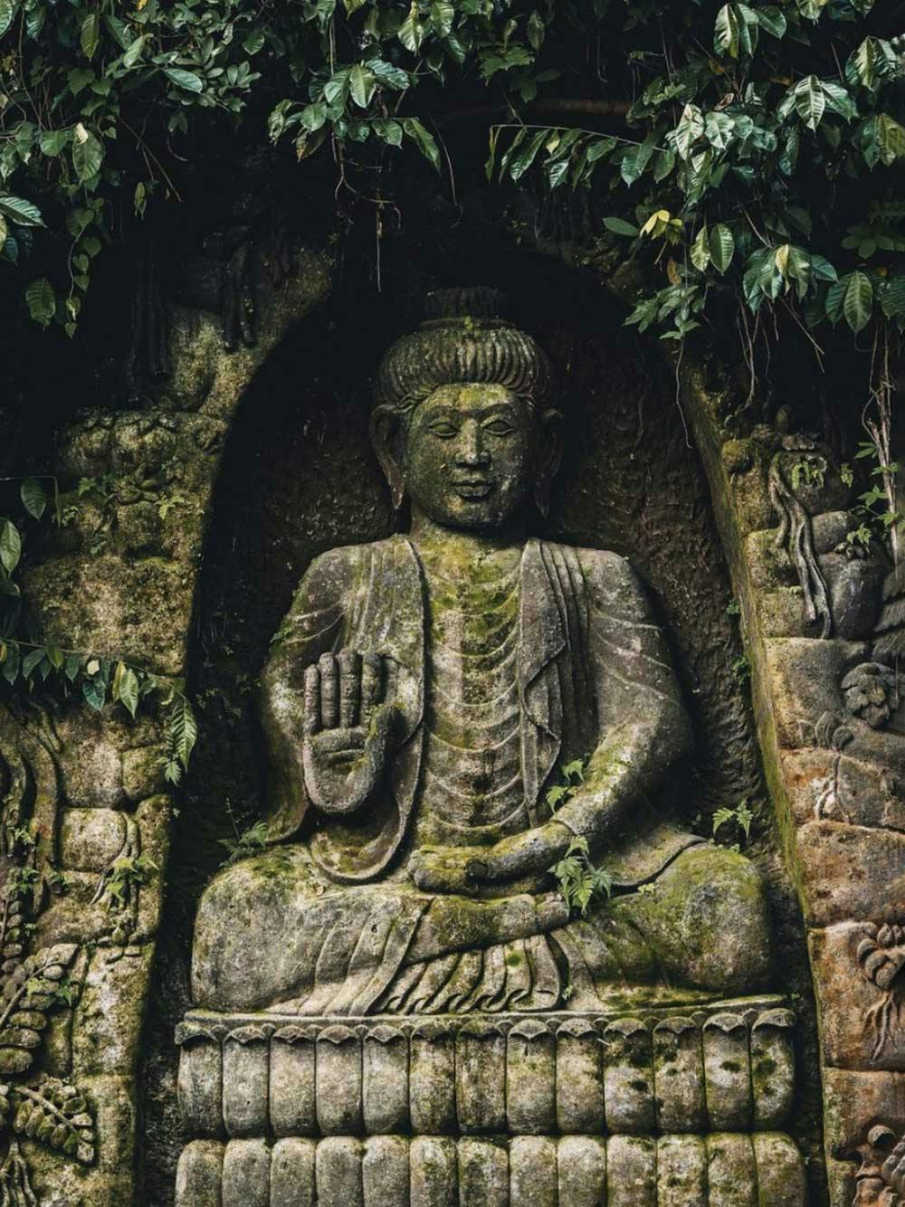 buddha wall carving