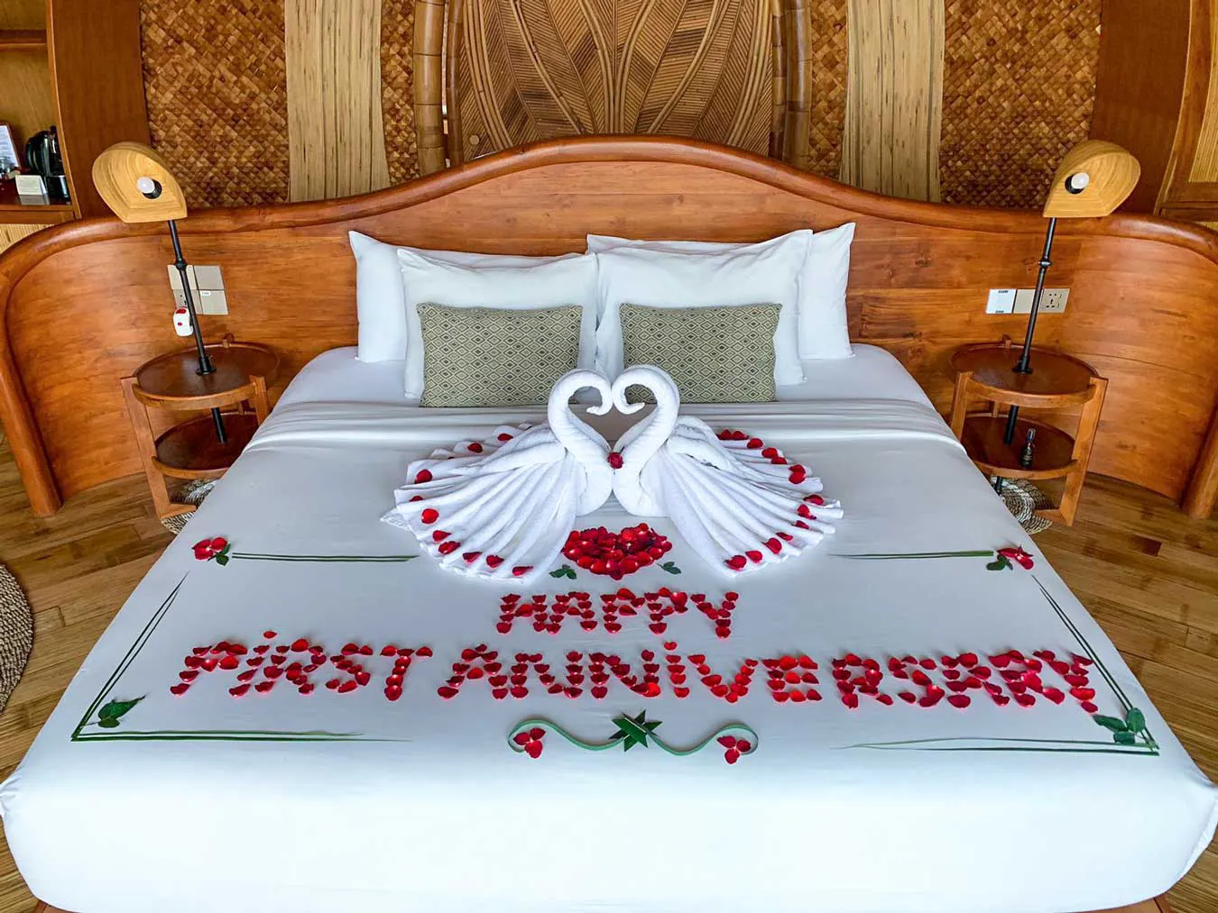romantic bed decorations for eco luxury resort