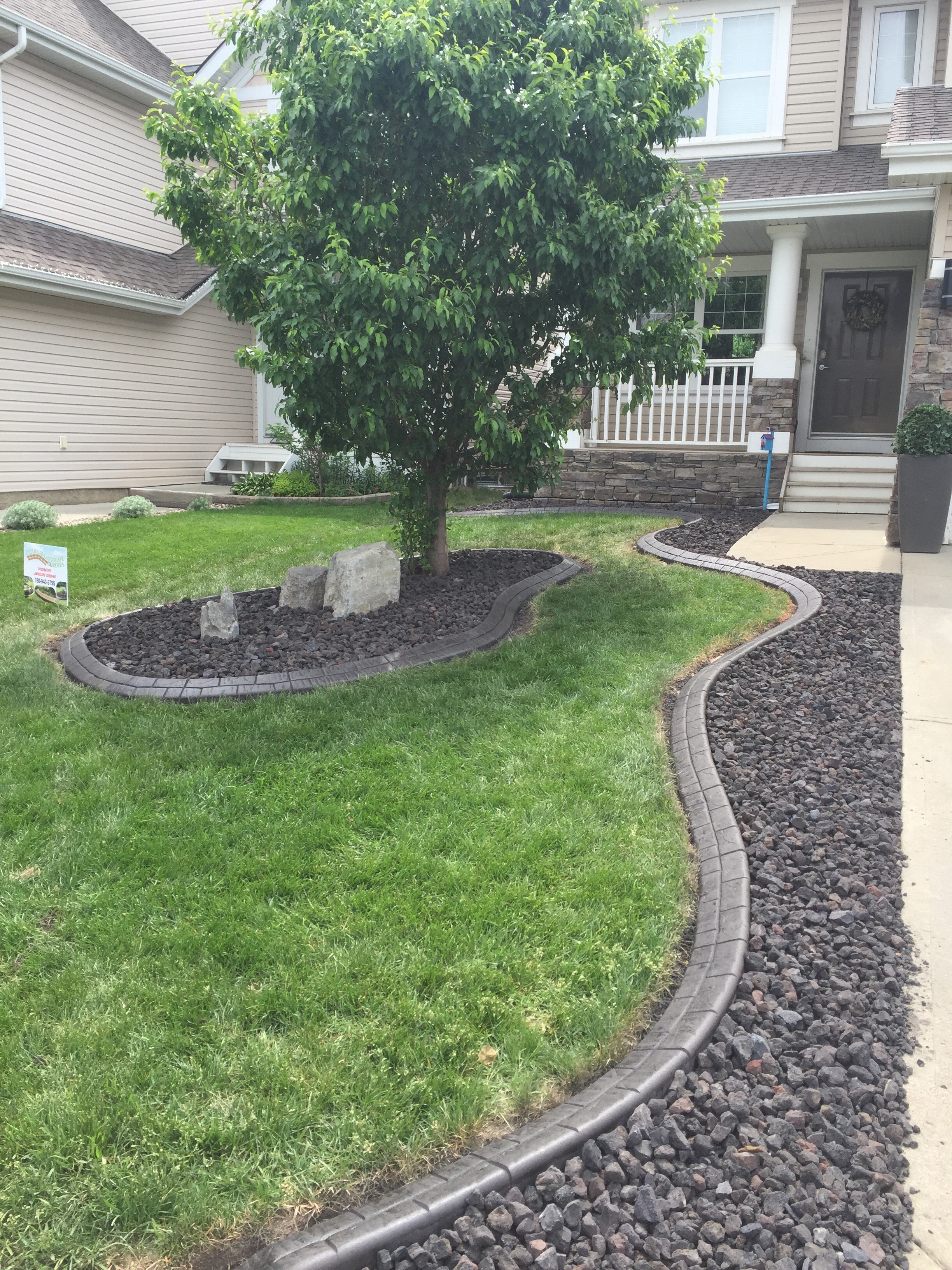 Concrete landscape edging 