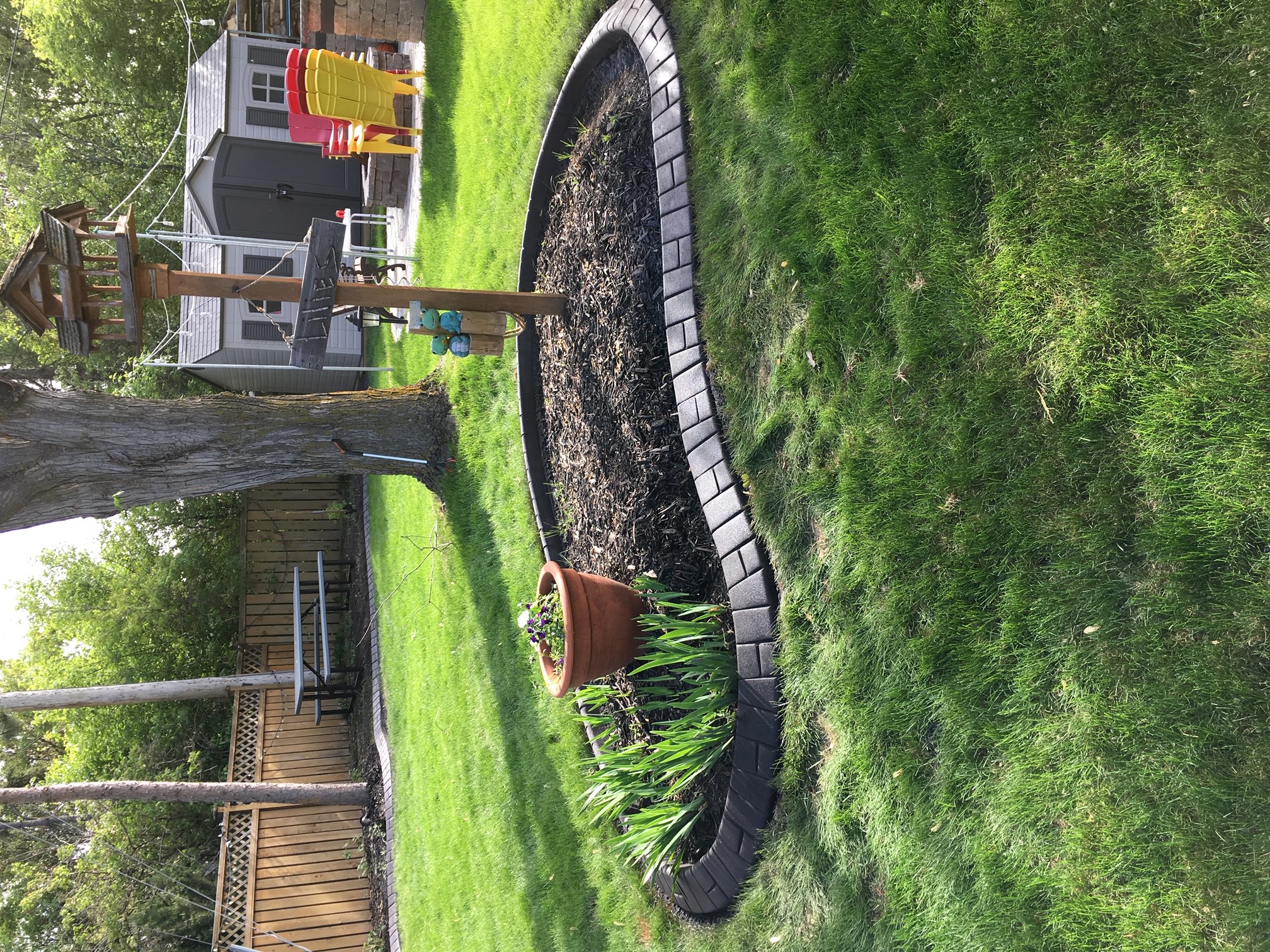 Landscape concrete curbing