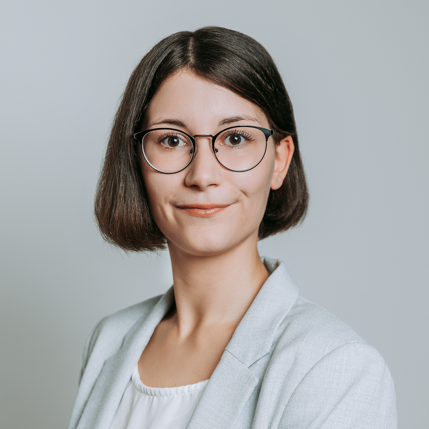 Kopfbild von Hannah Kölsch, Mitarbeiterin für Geschäftsentwicklung bei Ultramarin.