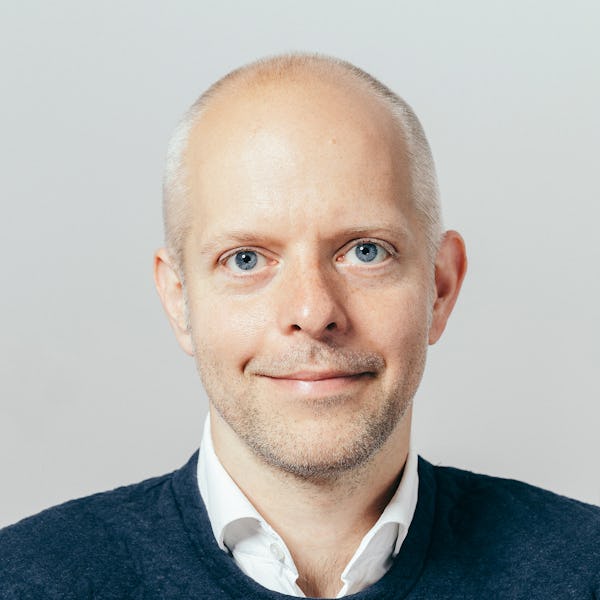 Headshot of Dr. Timo Glaser, advisory board member of Ultramarin.
