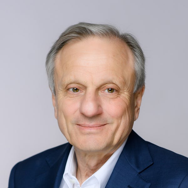 Headshot of Dr. Werner Brandt, advisory board member of Ultramarin.