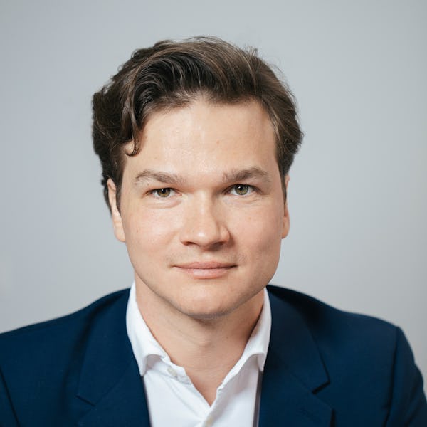 Headshot of Dr. Daniel Willmann, Co-Founder and Managing Director of Ultramarin. 