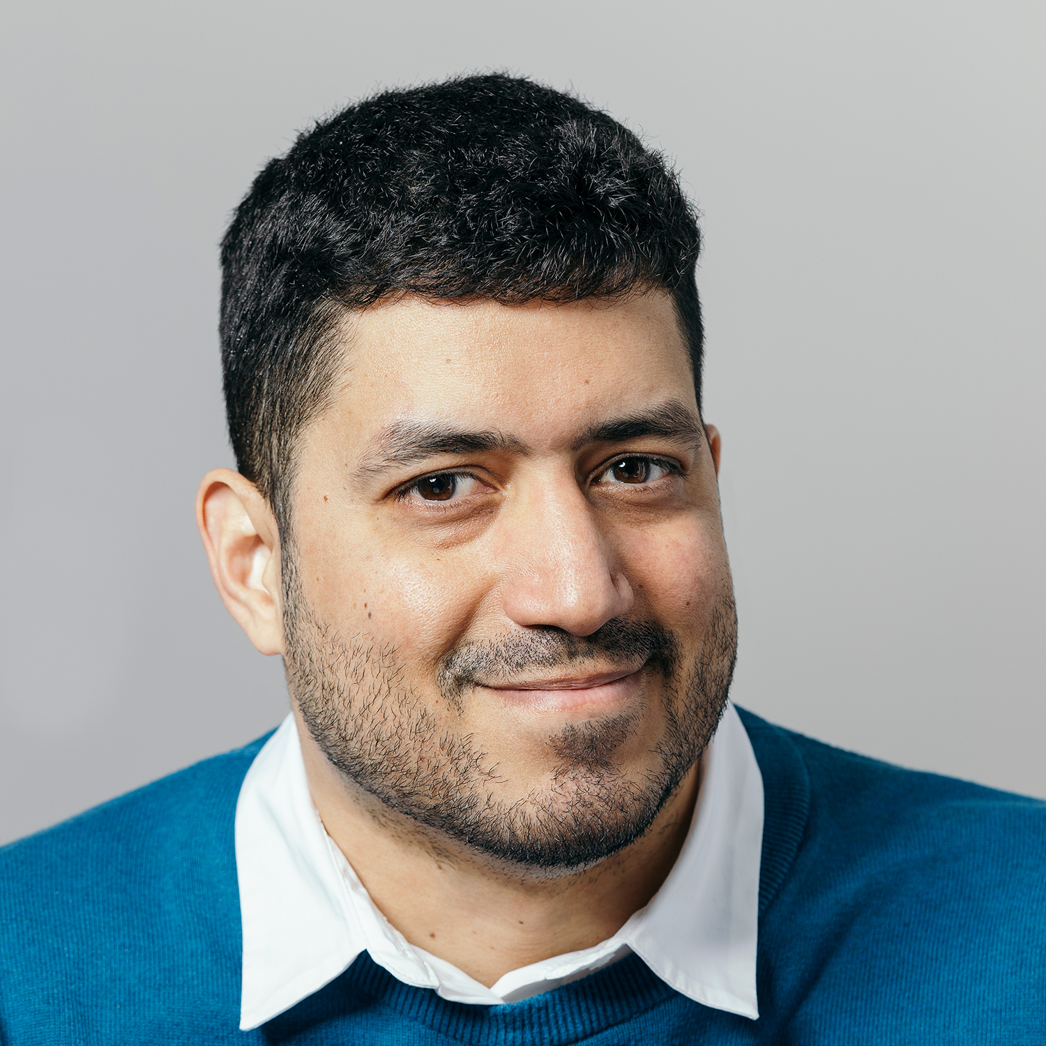 Kopfbild von Arthur Santana, Software-Ingenieur bei Ultramarin. 