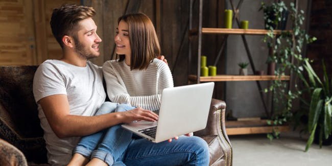 Couples pacsés, comment vendre ou acheter un bien ? Vendre ou acheter un bien lorsqu'on est pacsé