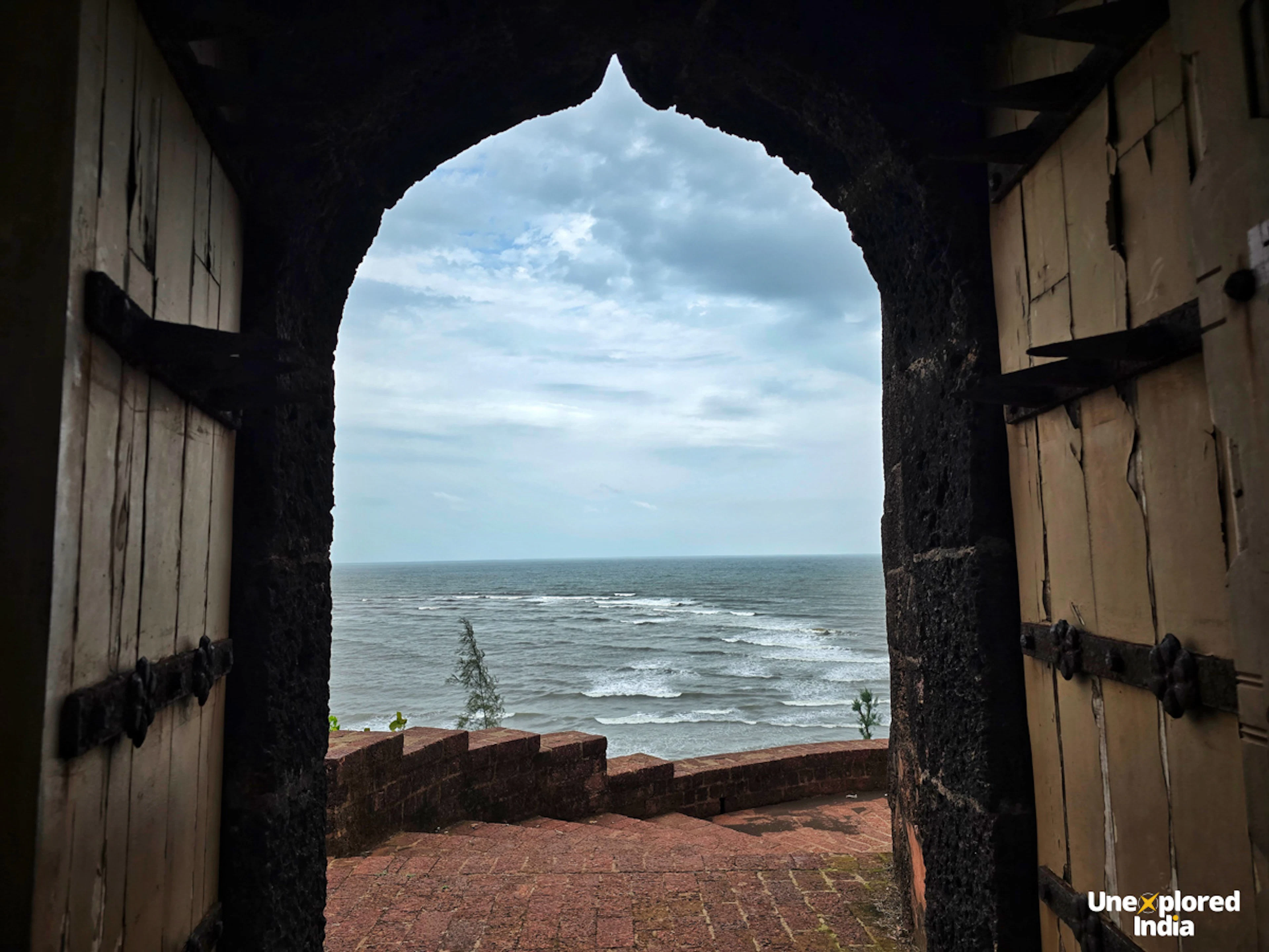 Konkan forts along the Arabian Sea coast — history, architecture, and coastal views