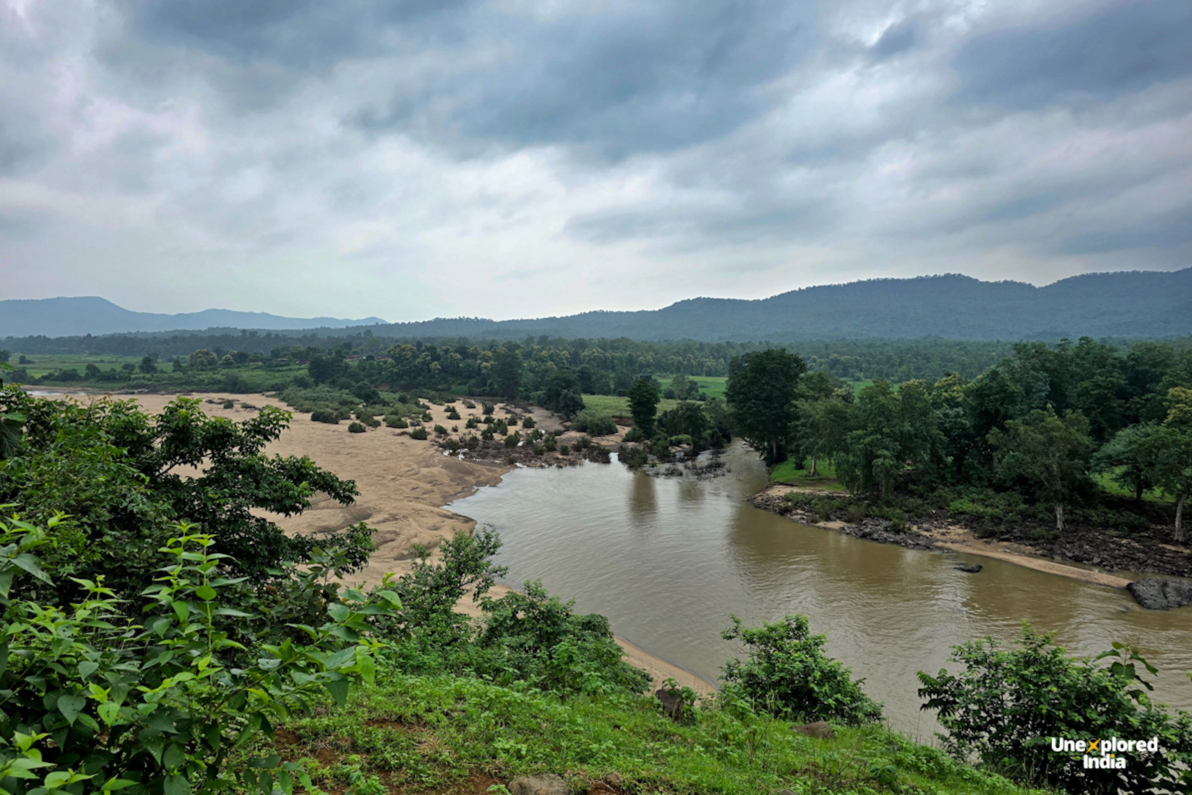 Dudhi River flowing through the forests and wilderness of the Satpura region in Madhya Pradesh 