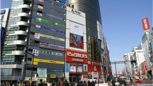 渋谷、池袋などの大型ビジョンにて、U-NEXTのプロモーション動画を放映開始