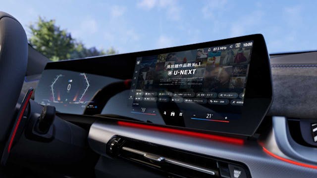 日本初、BMW車にU-NEXTアプリを提供開始。車内の隙間時間がエンタメ時間に