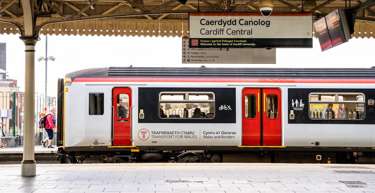 TfW train at Cardiff Central