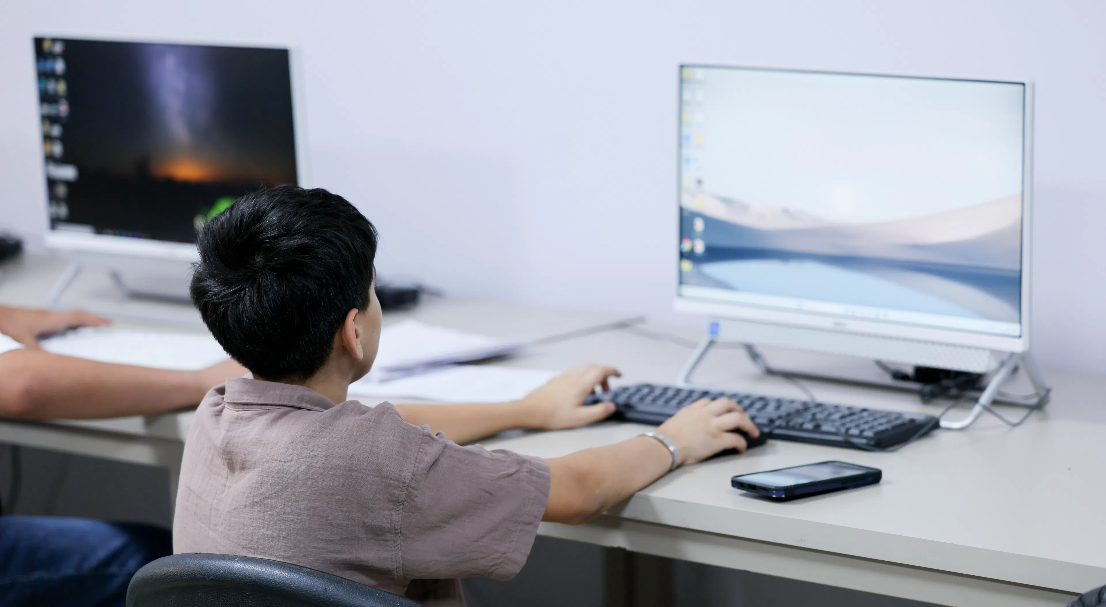 child online on the computer