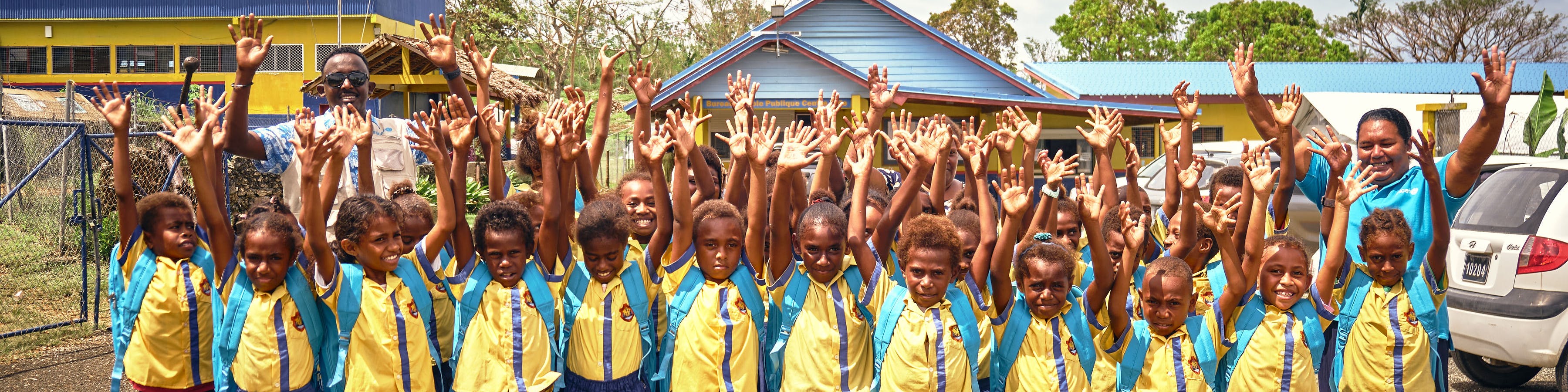 Class 3 students from École Publique Centre Ville with their UNICEF backpacks.