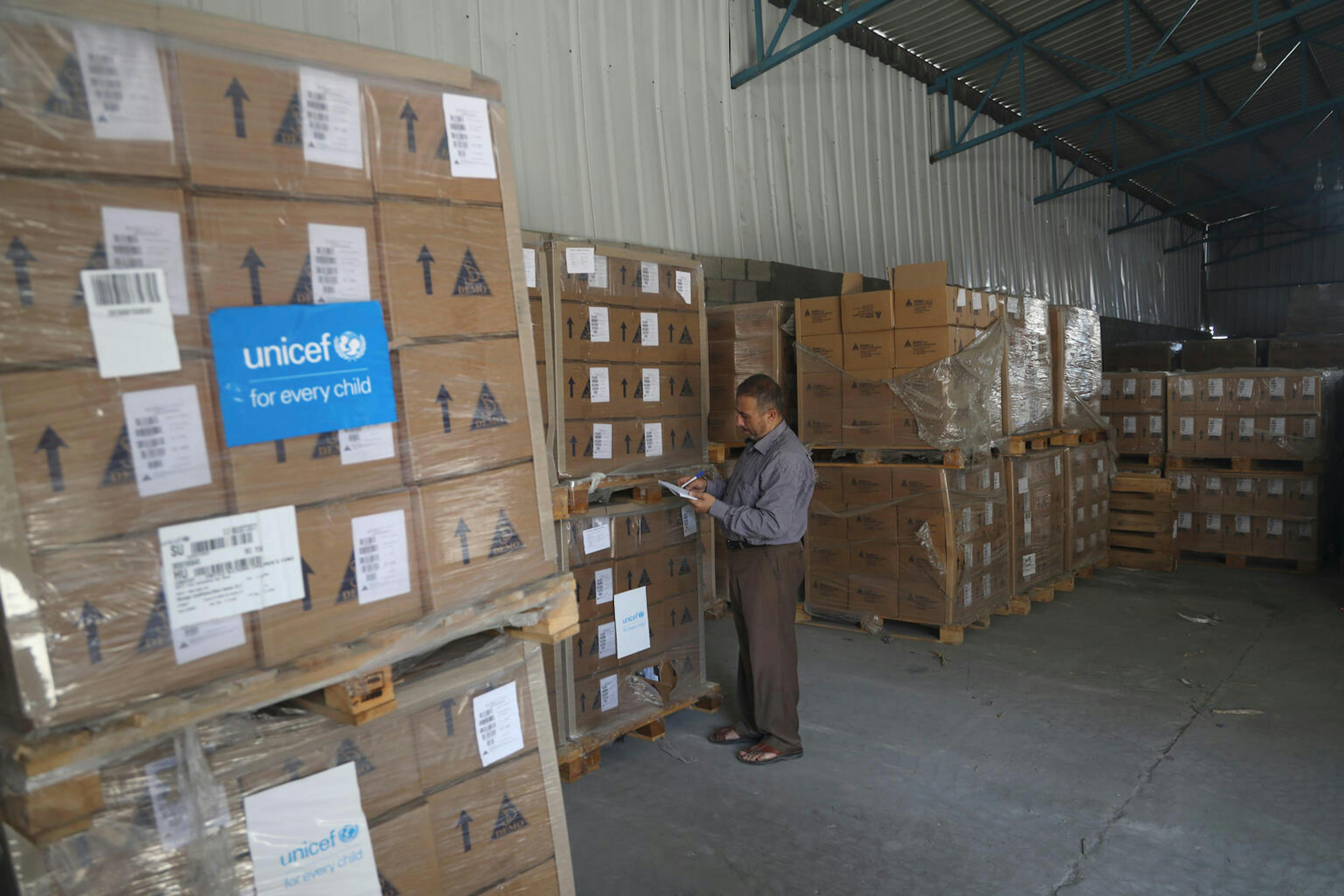 UNICEF delivers life-saving medicines and fluids in the Gaza Strip, including 800 cartons of antibiotics and 3,000 cartons of IV fluids amidst the escalating hostilities.