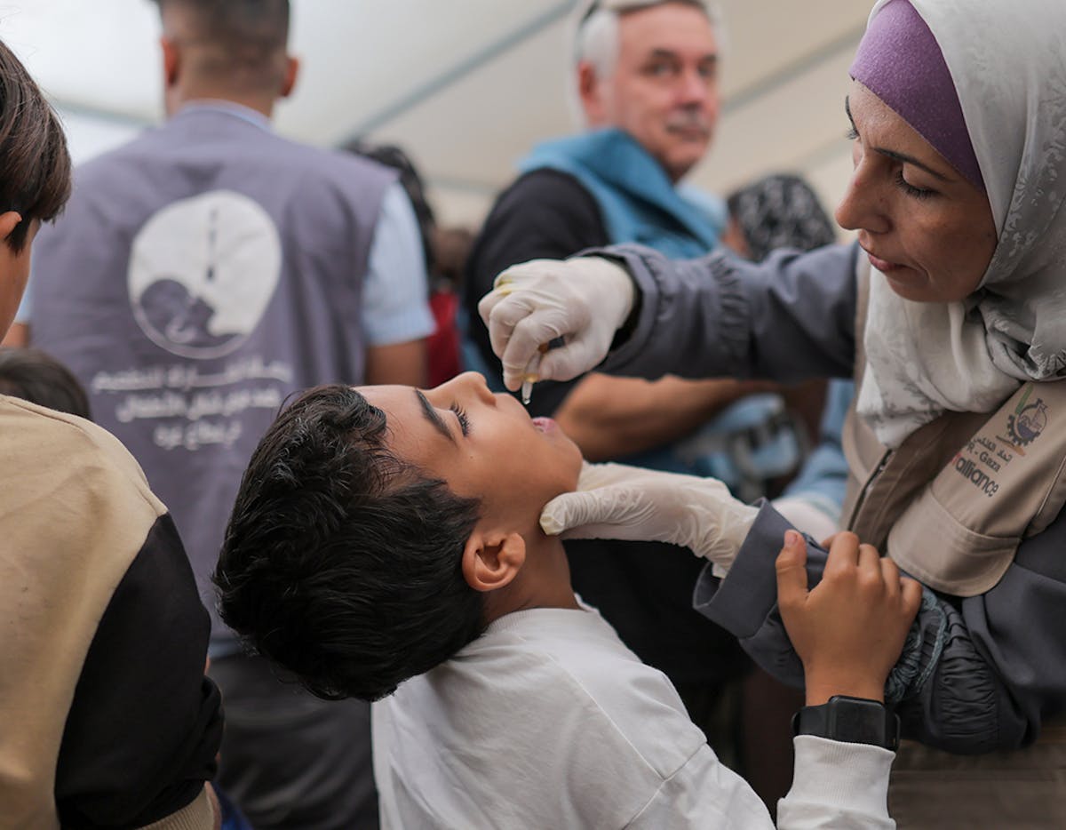 Despite extremely harsh conditions, the Polio vaccination campaign resumed in the north of the Gaza Strip, carried out by the Palestinian Ministry of Health, UNICEF, WHO, UNRWA and Partners.