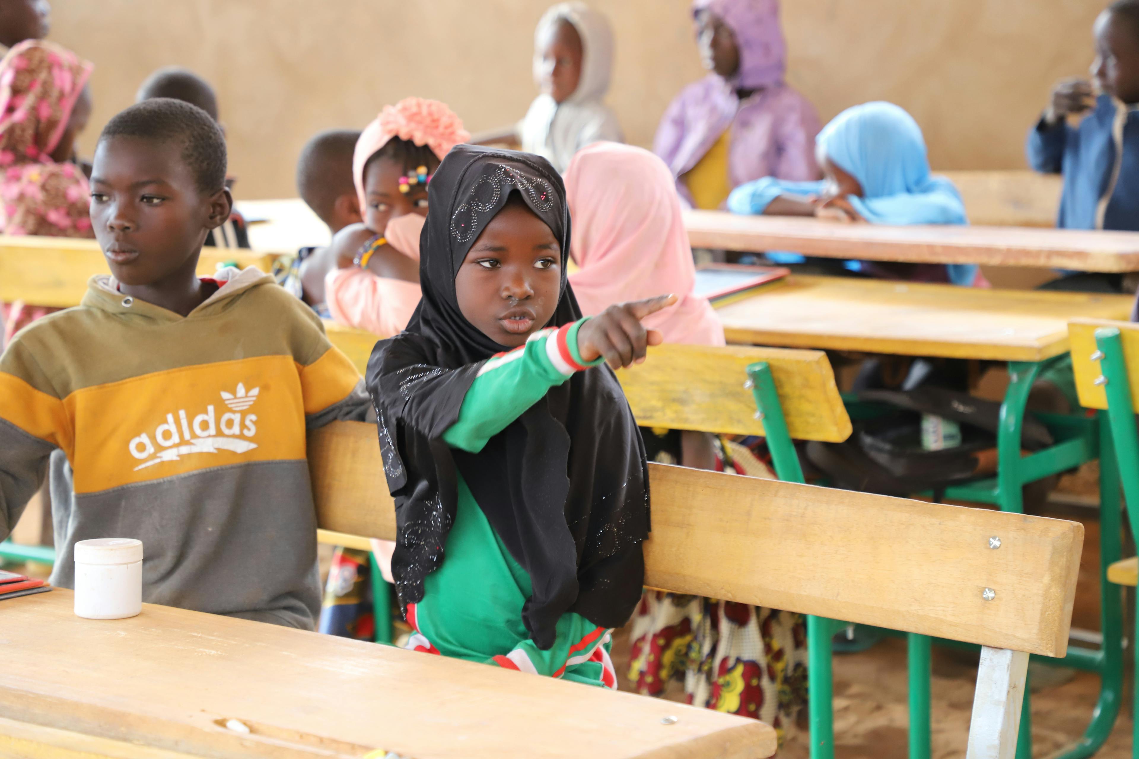 Displaced Soré Finds Her Way Back to School  Thanks to a partnership between UNICEF and the Ministry of education. 50 temporary learning spaces (TLS) have been built in the provinces of Bam, Namentenga, and Sanmatenga.