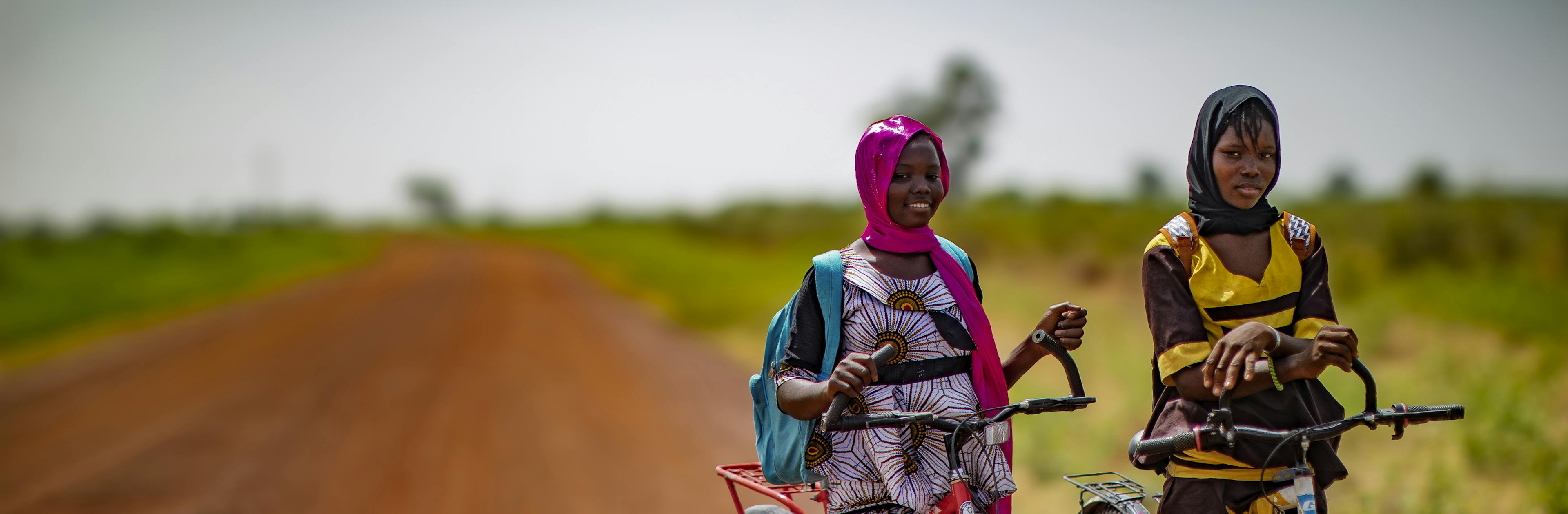 In the village of Gourel-Ceno-Dedji, located in the Kayes region of Mali, a significant milestone has been achieved: for the first time, two girls have successfully earned the Diploma of Completion of Fundamental Education (DEF). This village faces a troublingly high rate of school dropouts, with three out of four children failing to complete the second cycle of fundamental education. 

