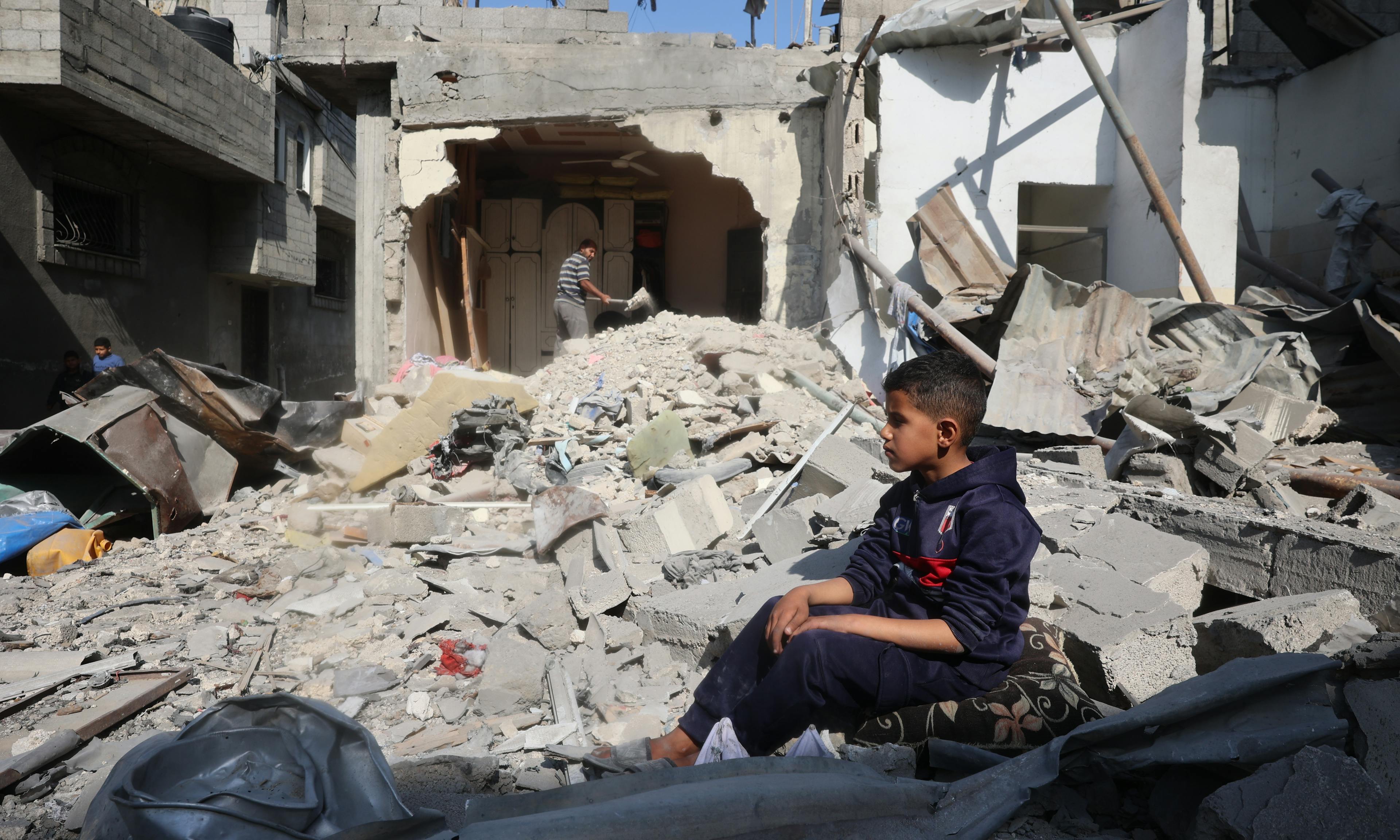 On 18 March, multiple airstrikes reportedly killed hundreds of people, including dozens of children, and injured many others in the Gaza Strip. Many tents and temporary shelters have been hit like here in Al Nusirat Camp, where children are sitting among the rubble of their homes.