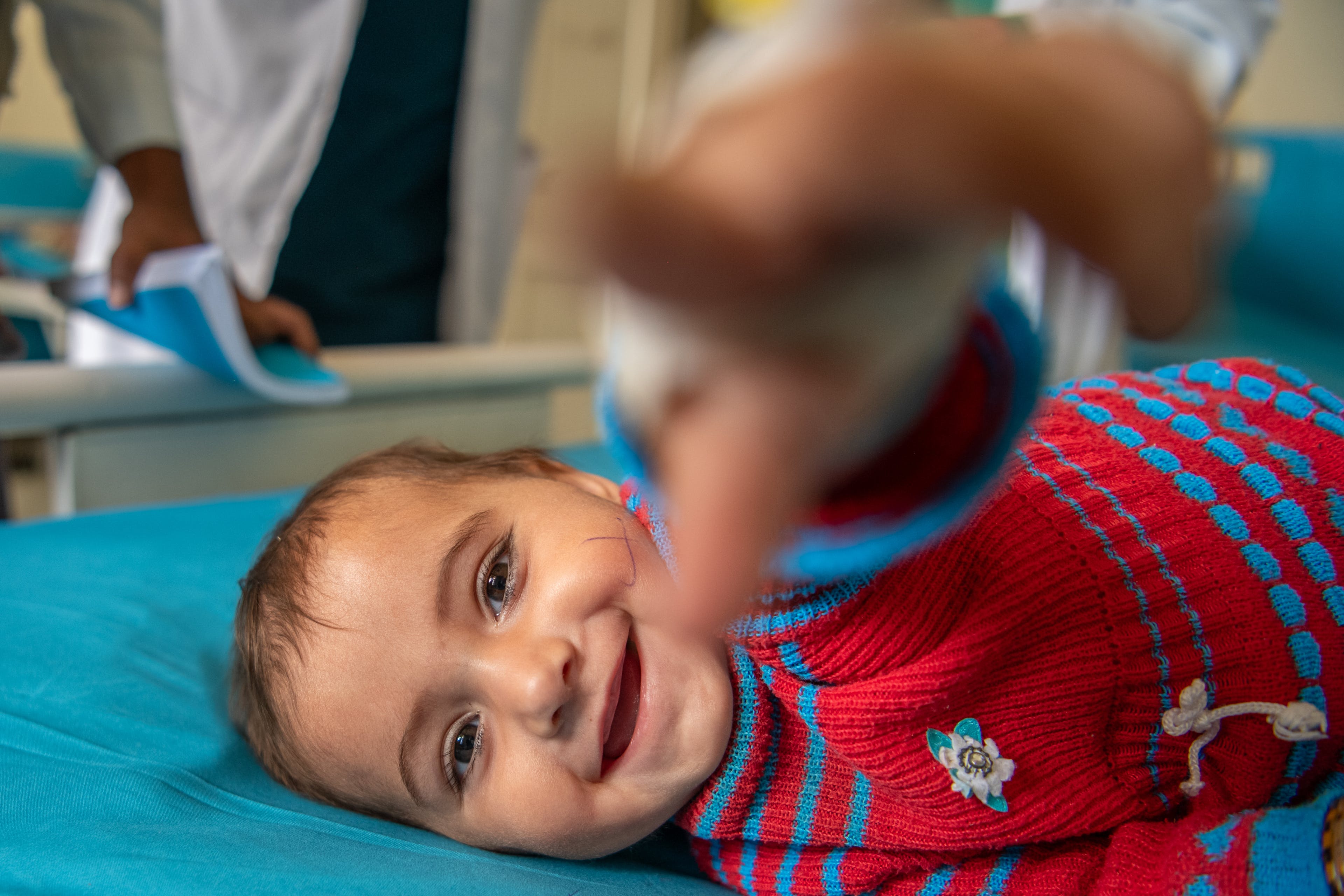 10-month-old Adela is in the inpatient ward of Wardak Provincial Hospital. Adela is recovering from a severe case of acute watery diarrhoea.

