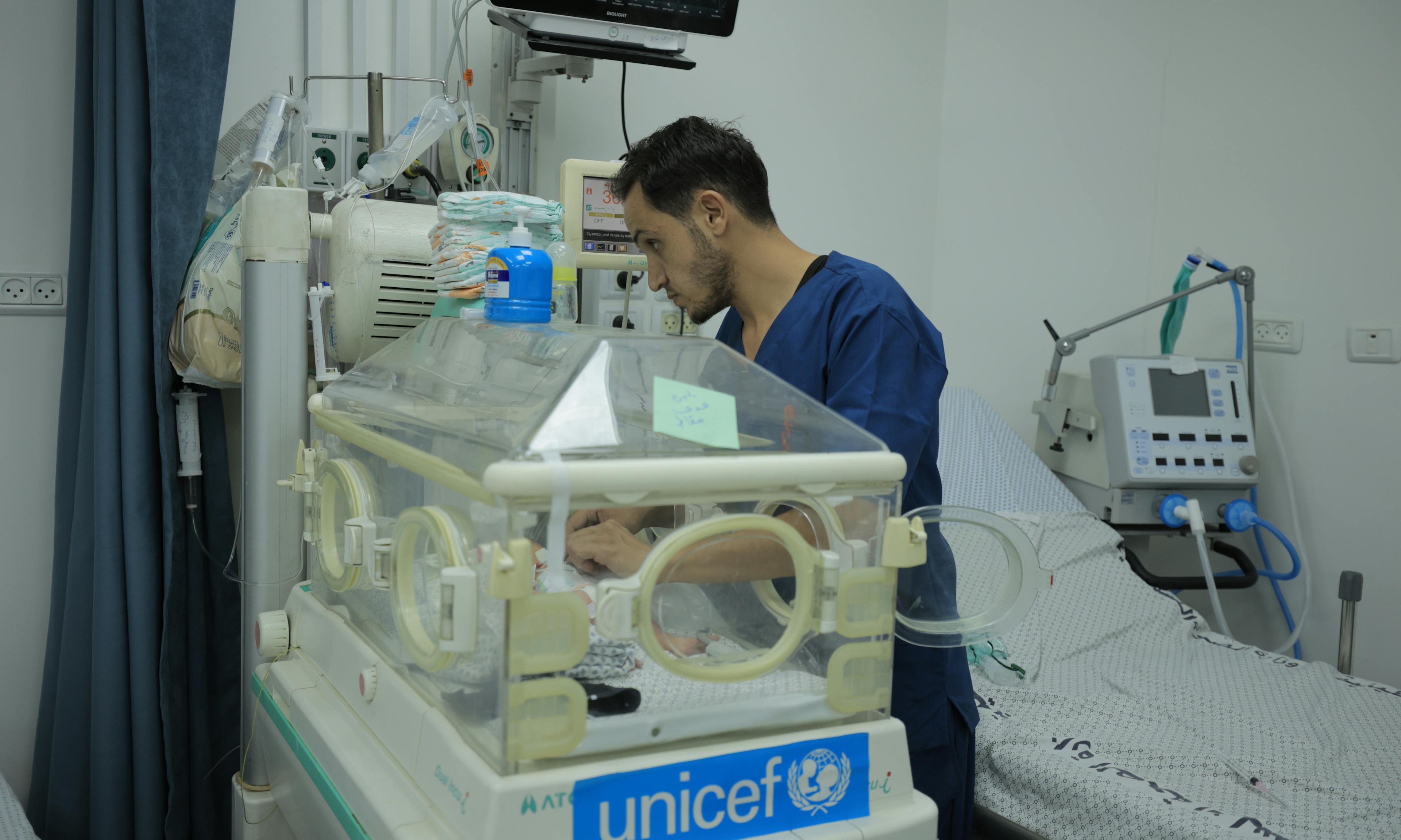 Newborn babies from Kamal Adwan’s neonatal unit north of the Gaza Strip have been evacuated to the Patient Friends Hospital in the Gaza City.